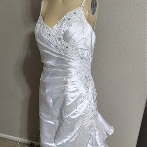 FINAL CLEARANCE Nwot Wedding Dress Wedding Gown  Medium Size 8